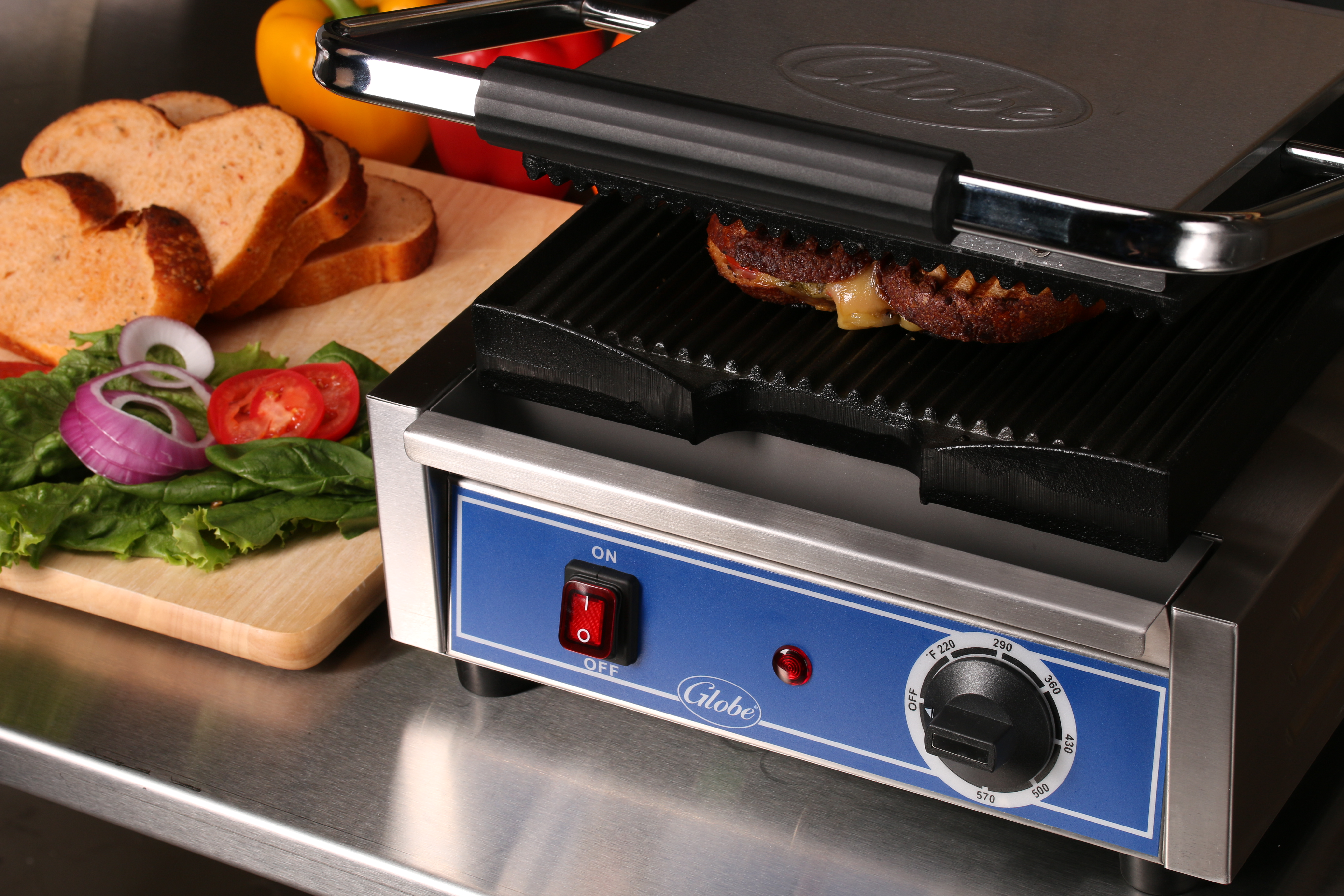 Globe, GPG10, Sandwich / Panini Grill, 120V, Electric, 10.0 Inch